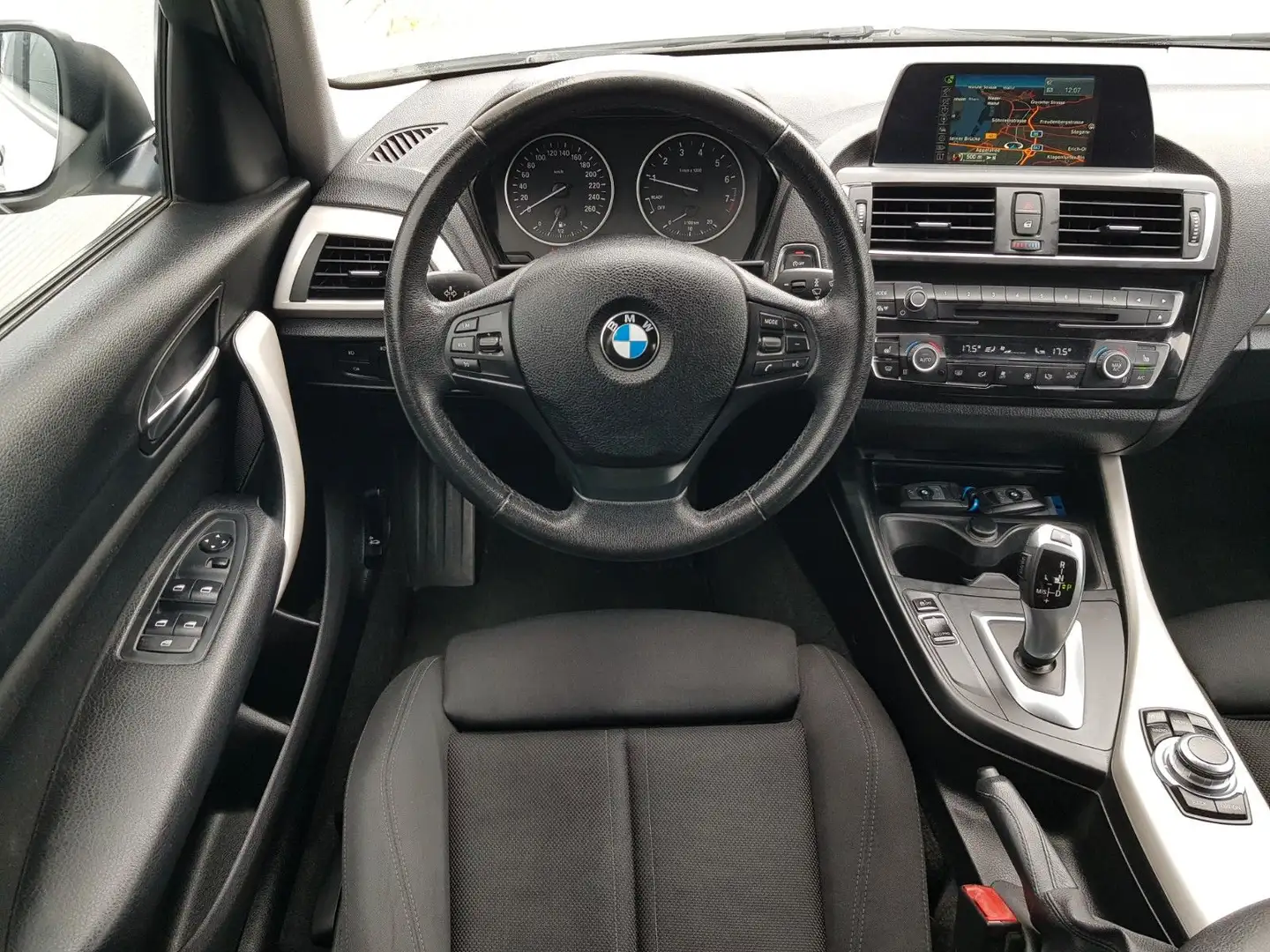 BMW 118 i Advantage (Automatik) Weiß - 2