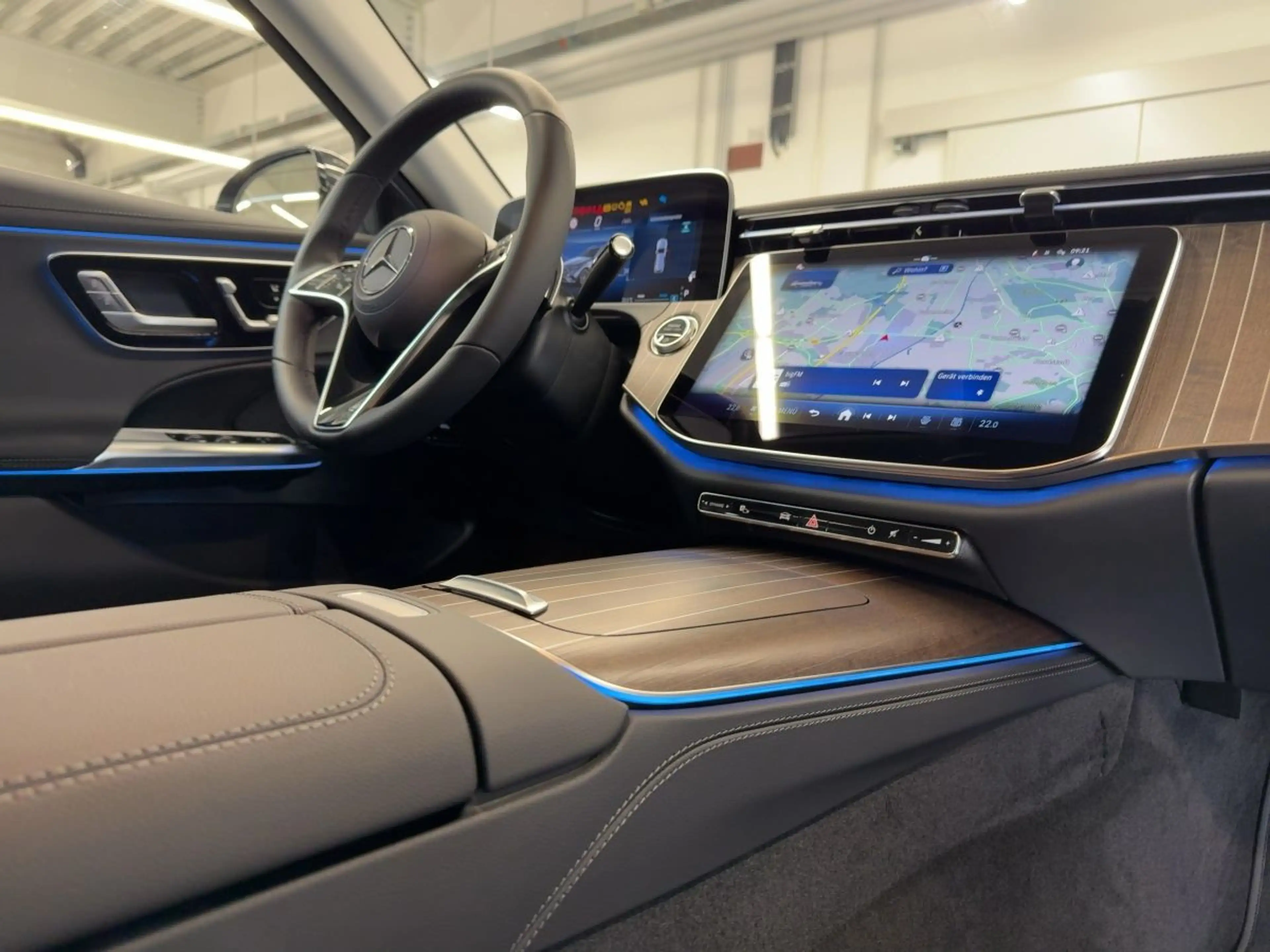 Mercedes-Benz E 450 d Avantgarde Advanced Plus 4Matic Kamera N — photo 13