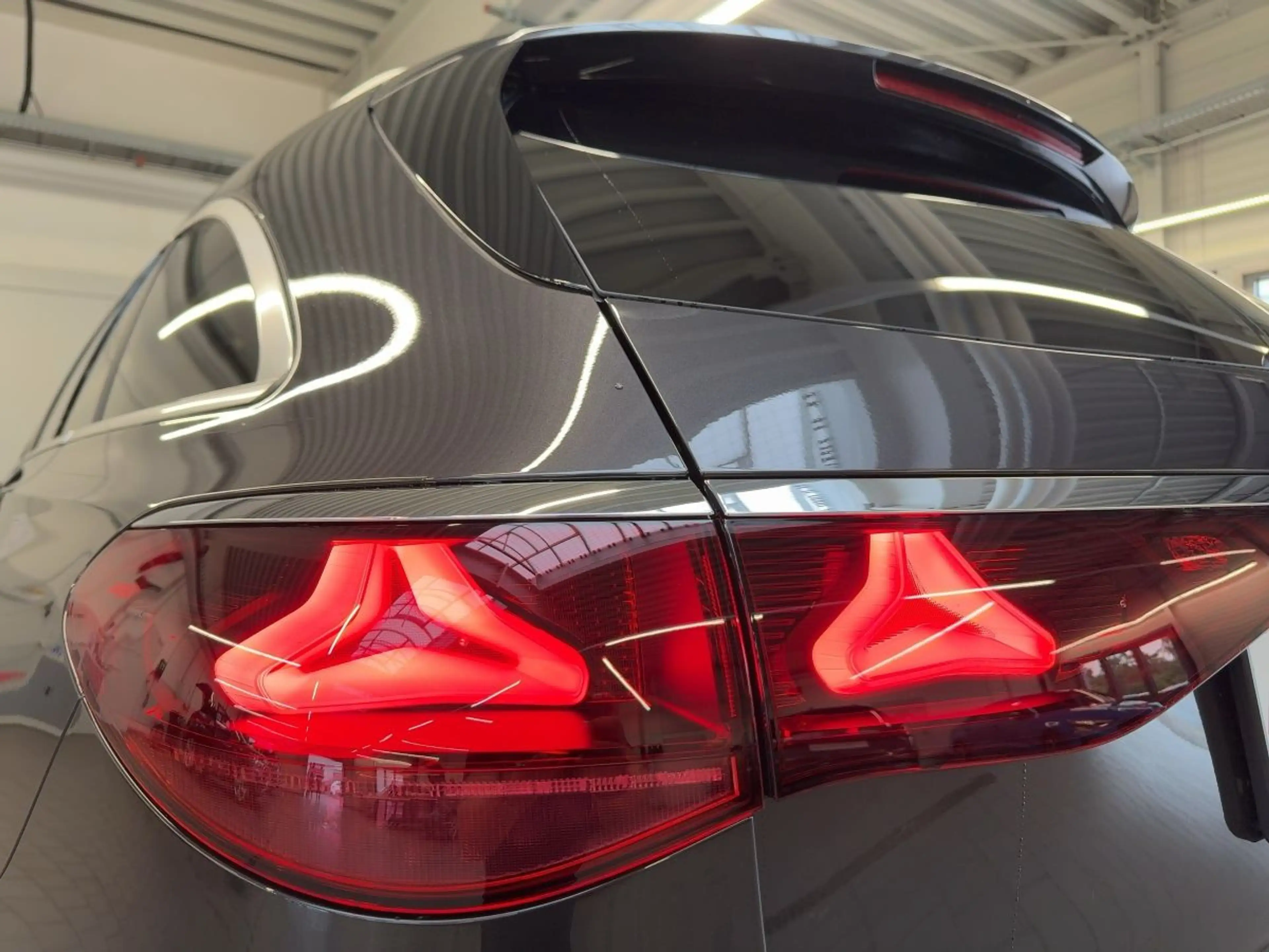 Mercedes-Benz E 450 d Avantgarde Advanced Plus 4Matic Kamera N — photo 14