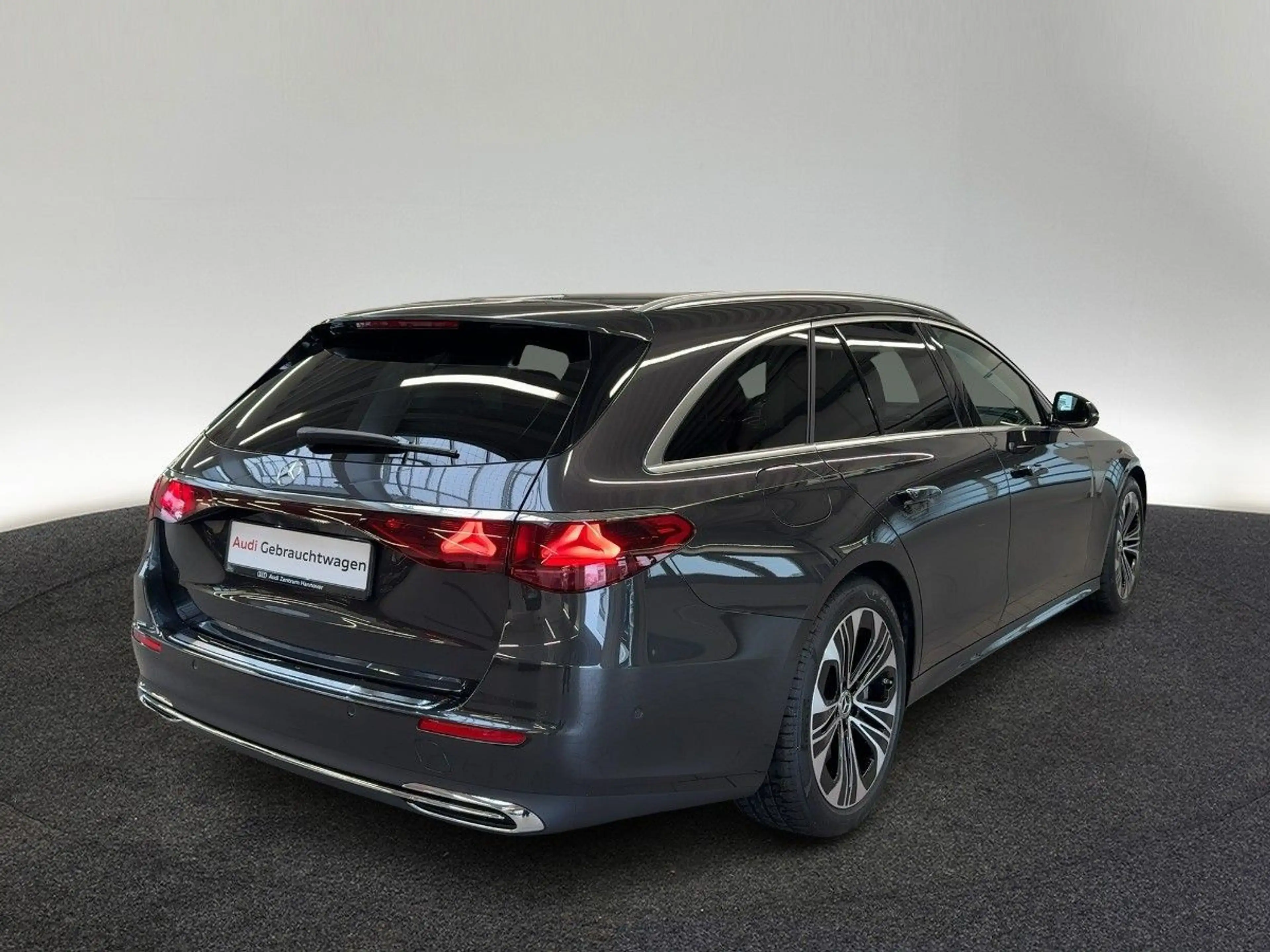 Mercedes-Benz E 450 d Avantgarde Advanced Plus 4Matic Kamera N — photo 5