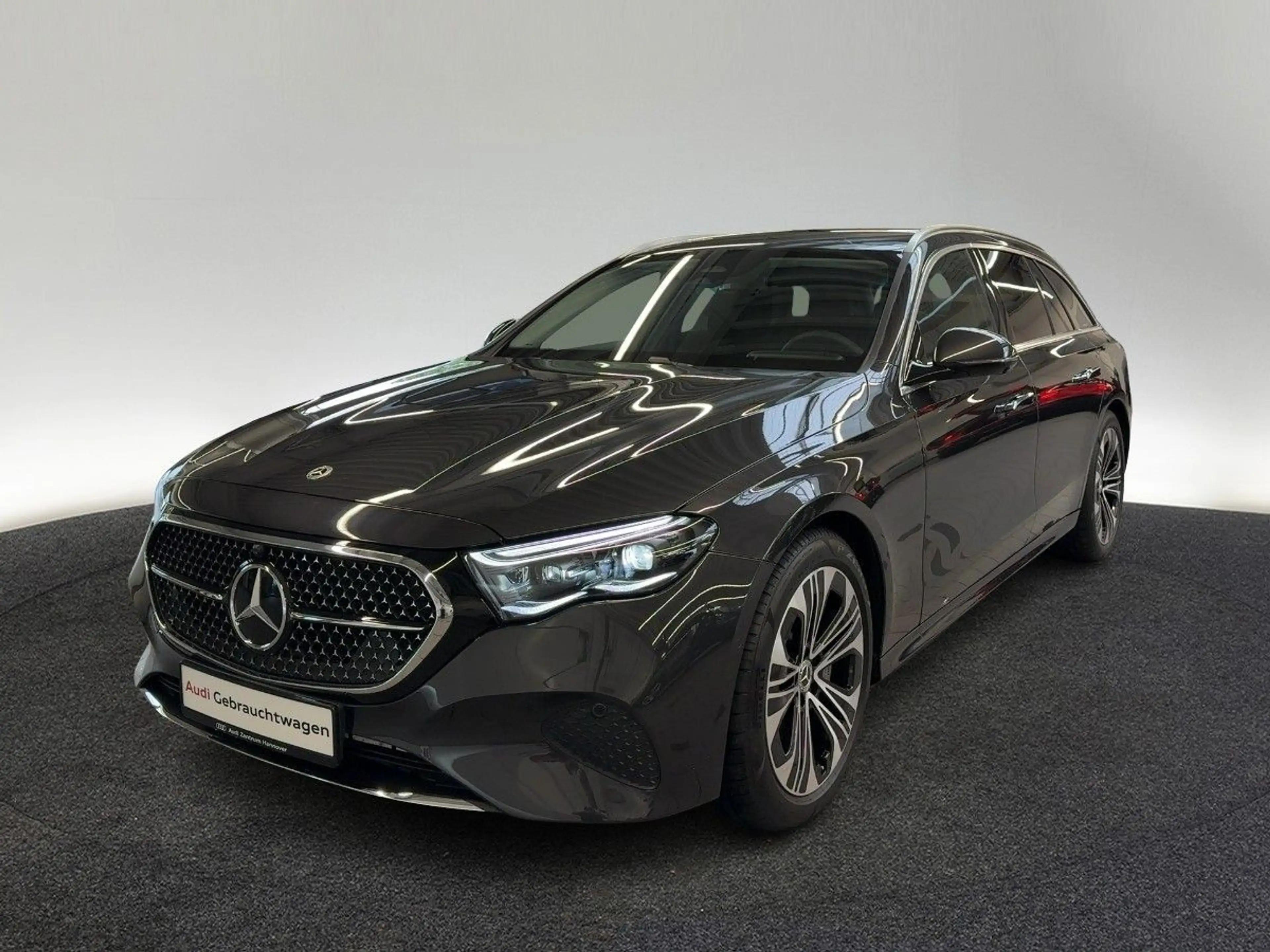 Mercedes-Benz E 450 d Avantgarde Advanced Plus 4Matic Kamera N — photo 3