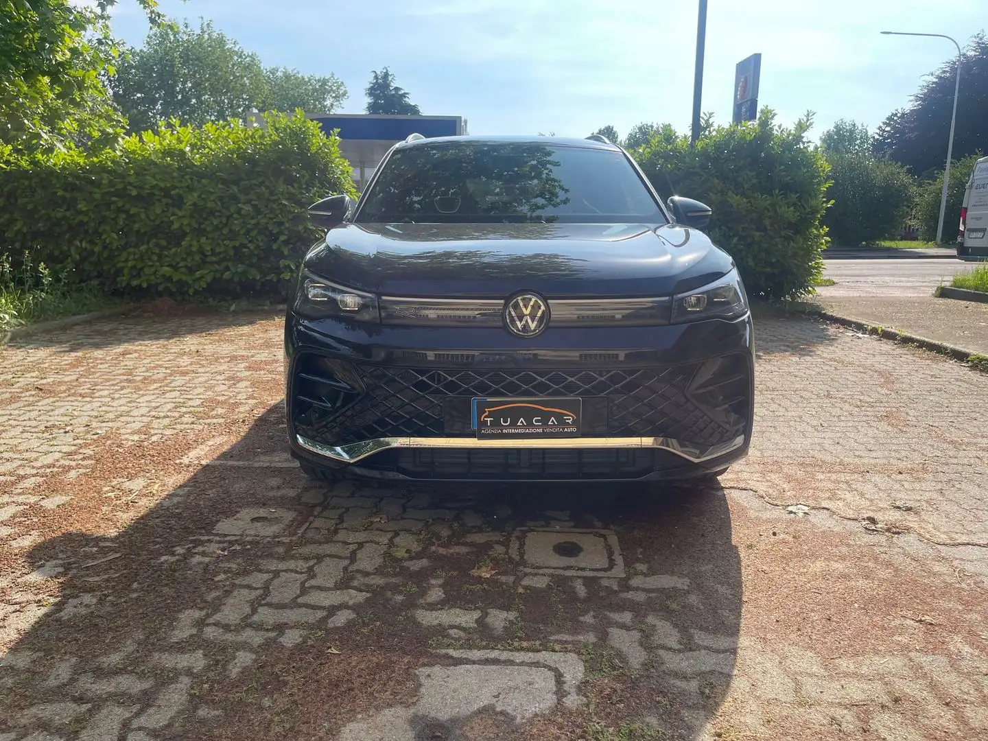 Volkswagen Tiguan R Line 2.0 TDI Zwart - 2