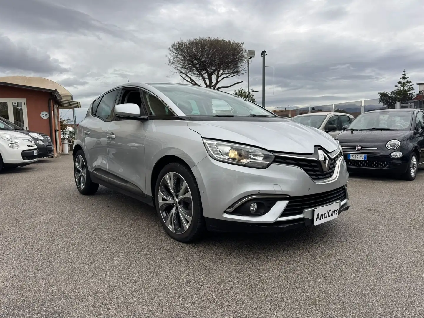 Renault Scenic Scénic dCi 8V 110 CV Energy Intens Zilver - 2