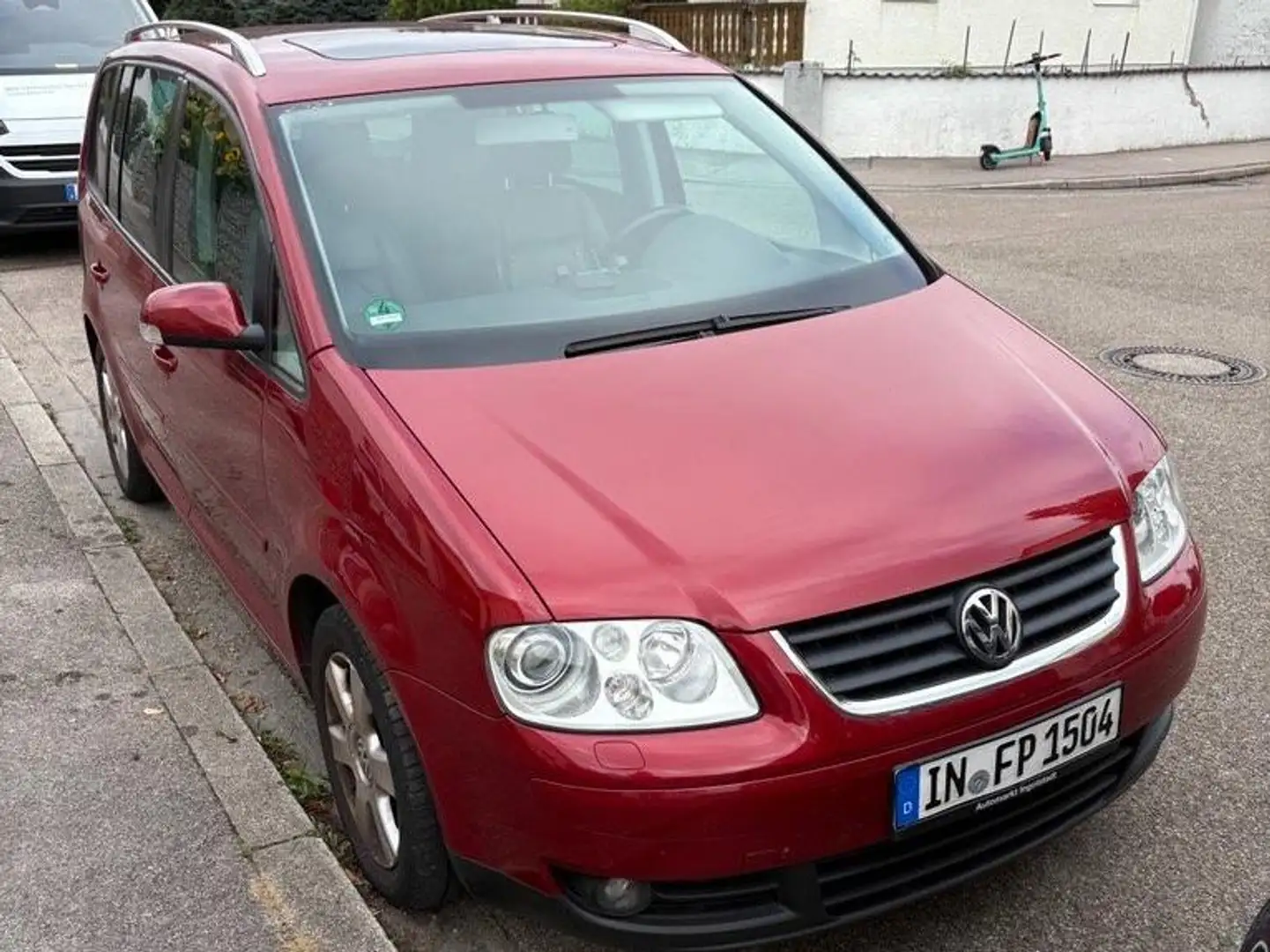 Volkswagen Touran Touran Diesel 2.0 TDI DSG Highline Rot - 1