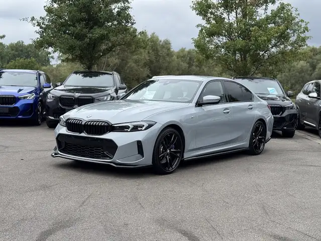 BMW 318 iA Sedan M Sport Pro / CAM / CARPLAY / WIDESCREEN / LEDER / SHADOW / SPOILER / ....