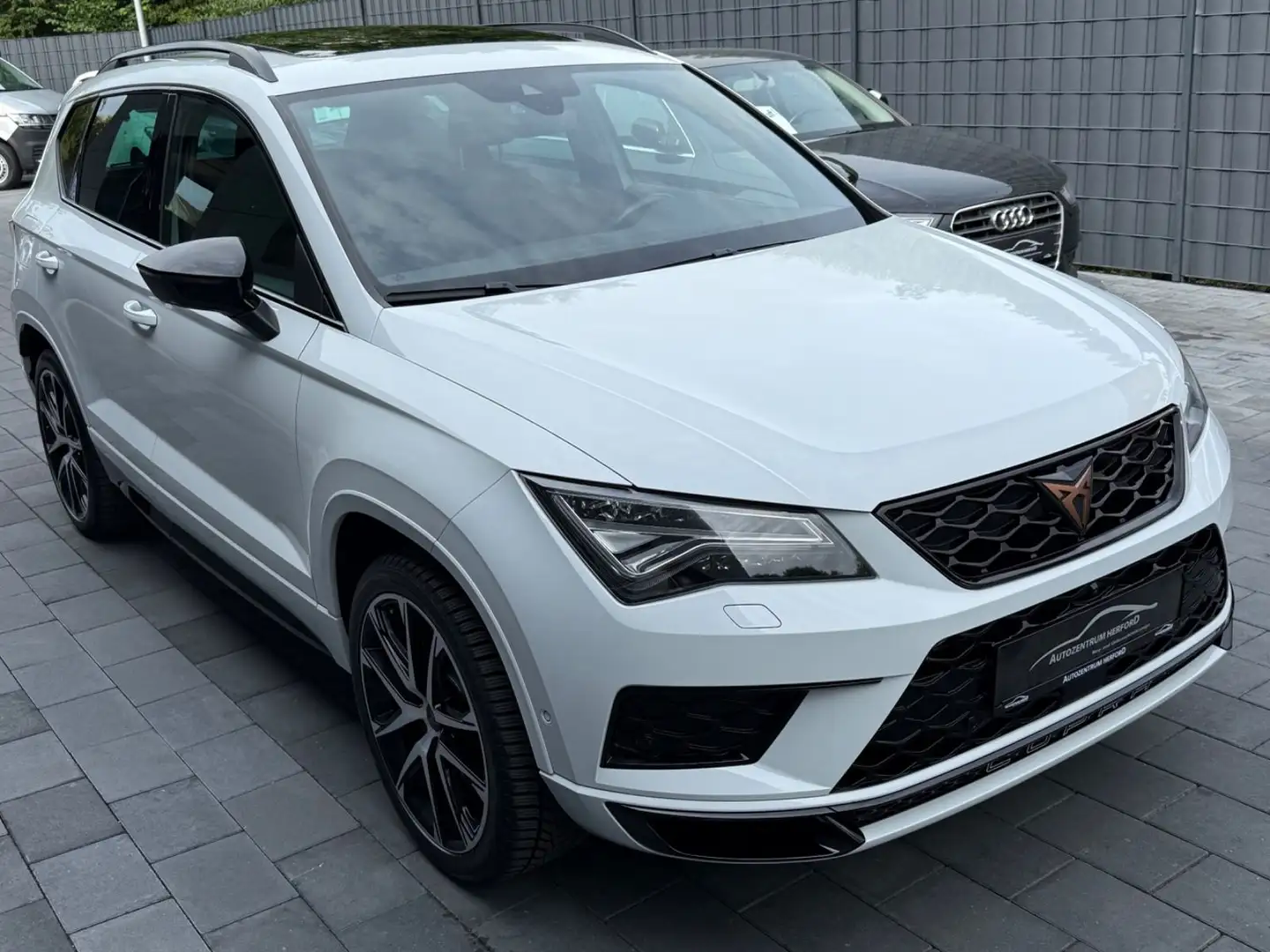 CUPRA Ateca 4Drive Navi Pano 360° Kamera ACC AHK Weiß - 2