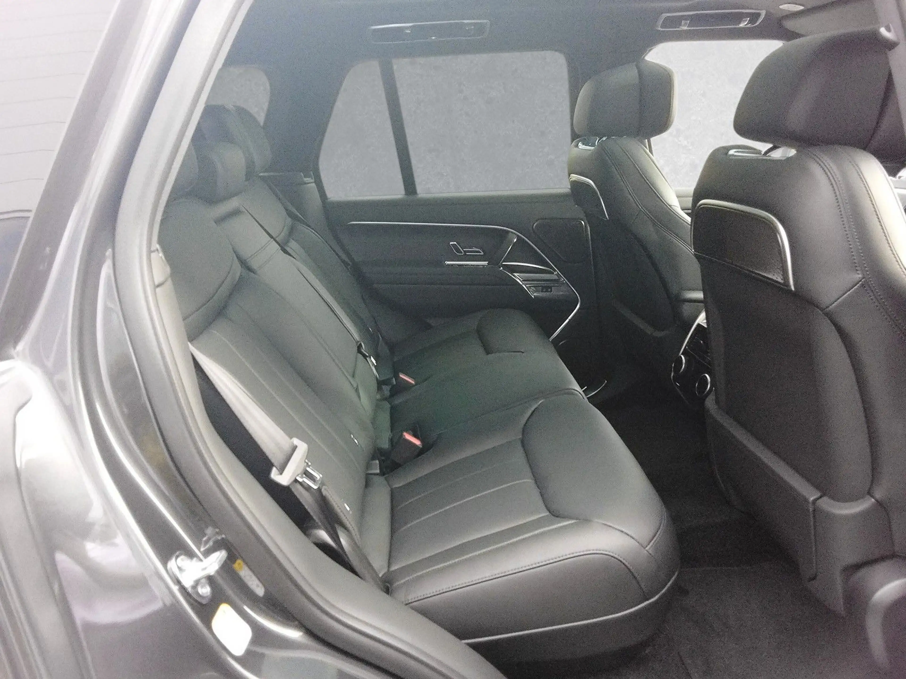 Land Rover Range Rover P460e HSE PHEV — photo 5
