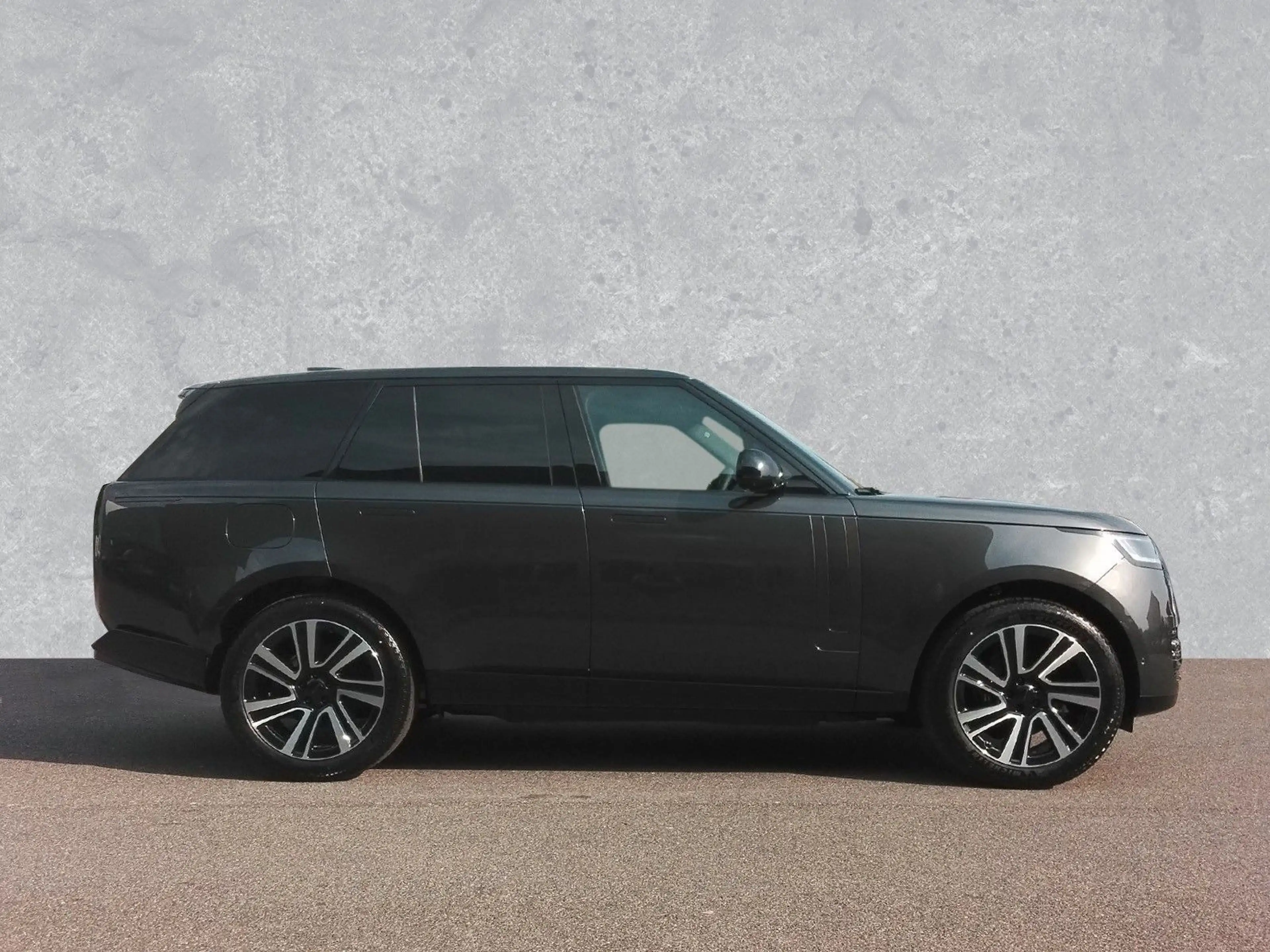 Land Rover Range Rover P460e HSE PHEV — photo 6
