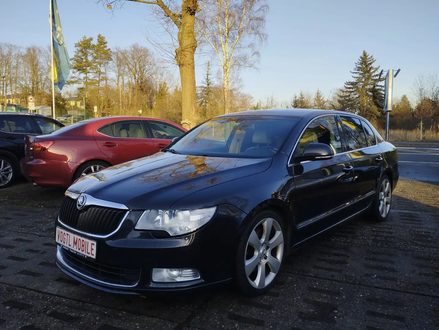 Skoda Superb Elegance * NAVI+TEMPOMAT+SITZHEIZUNG+SCHIEBEDACH! Braun - 1