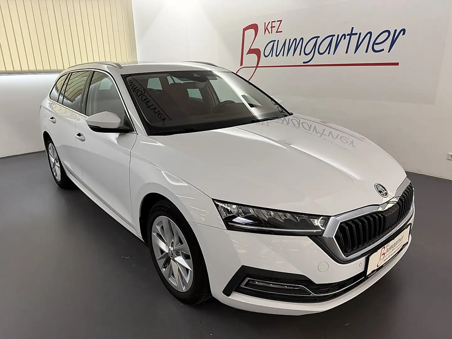 Skoda Octavia Combi 2,0TDI DSG Style *LED*NAVI*ACC*Sitzheizun... Weiß - 1