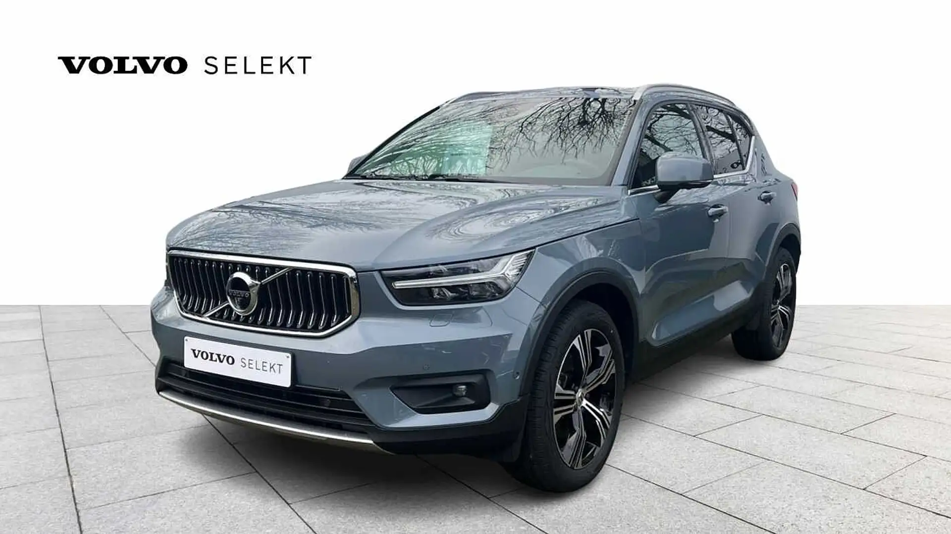 Volvo XC40 Inscription, B4 AWD mildhybrid Grijs - 1
