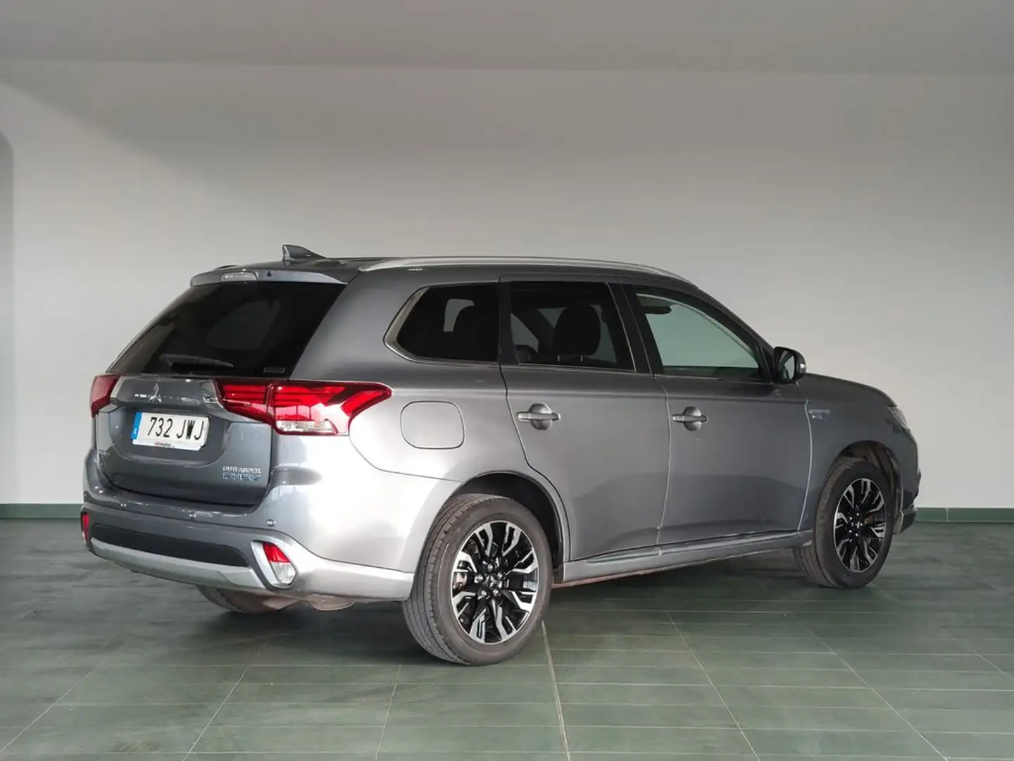 Mitsubishi Outlander PHEV Kaiteki 4WD Gris - 2