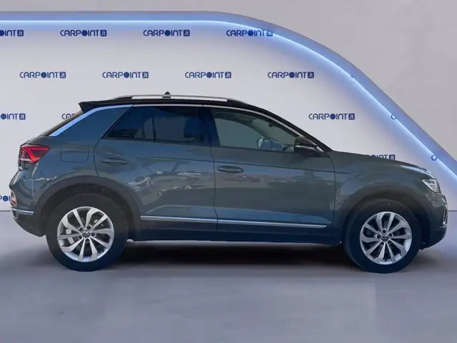 Volkswagen T-Roc view 7