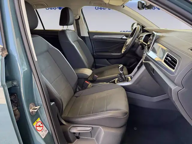 Volkswagen T-Roc view 16