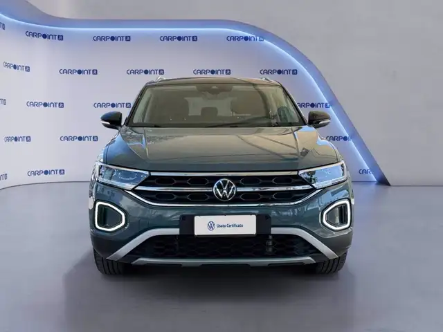 Volkswagen T-Roc view 9