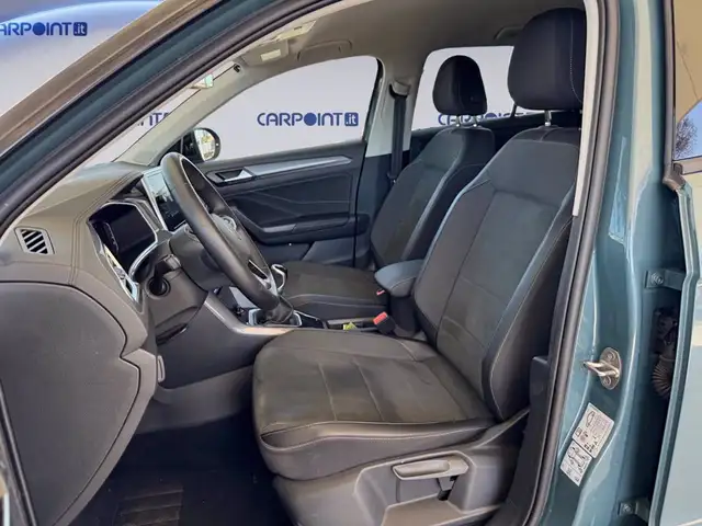 Volkswagen T-Roc view 10