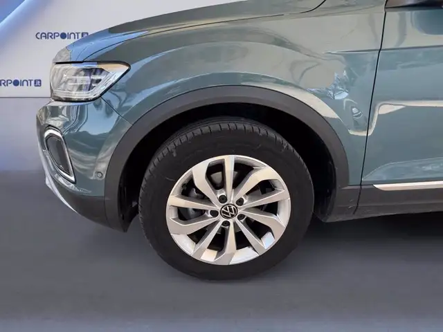 Volkswagen T-Roc view 15