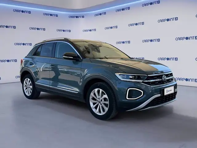 Volkswagen T-Roc view 8