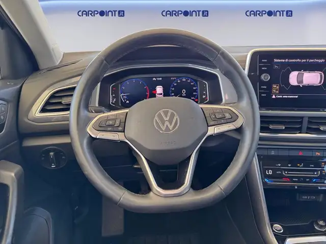 Volkswagen T-Roc view 13