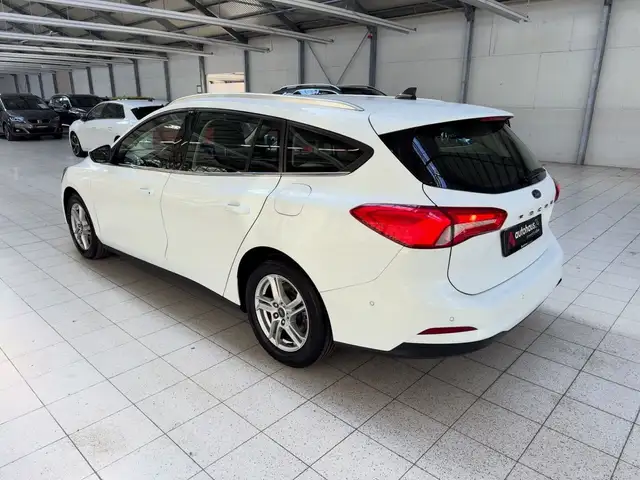 Ford Focus view 4