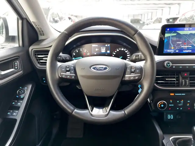 Ford Focus view 10