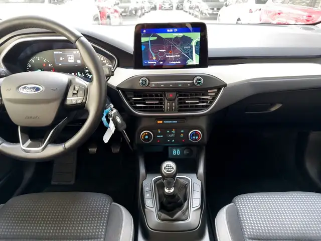 Ford Focus view 11