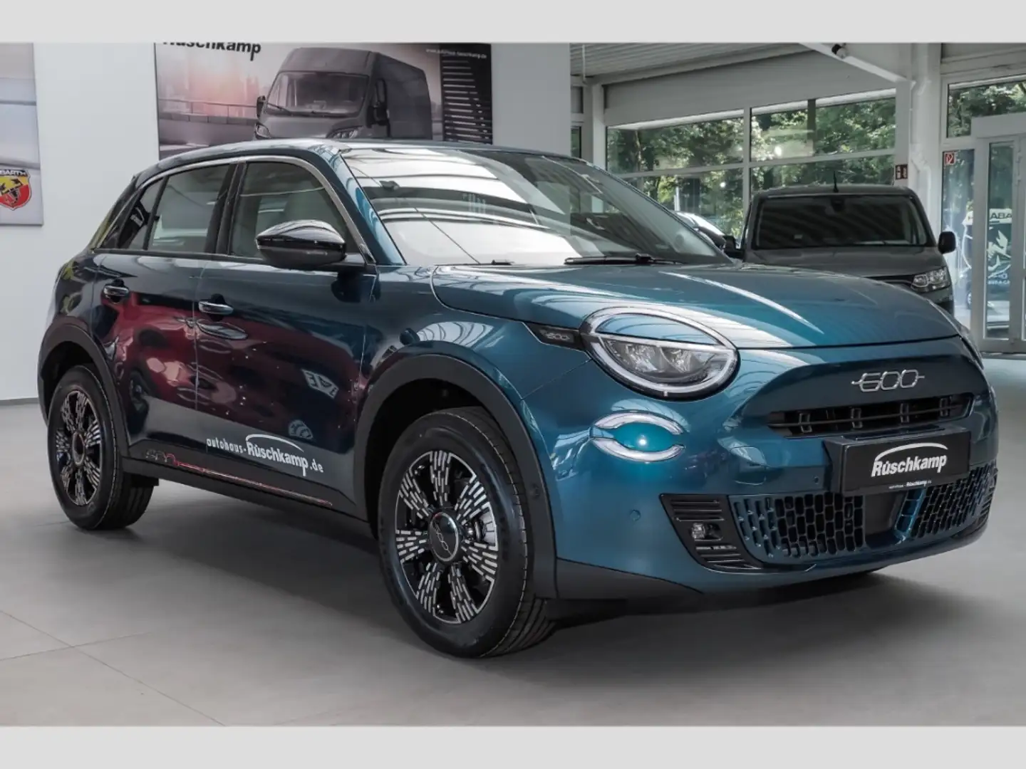 Fiat 600 Hybrid Automatik RückKam PDCv+h SHZ Voll-LED Alu Groen - 2