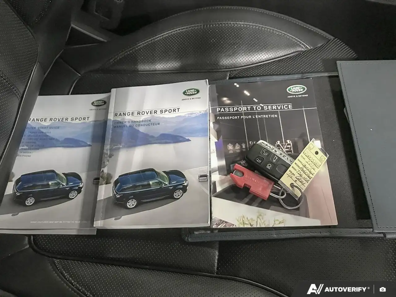 Land Rover Range Rover Sport снимка Land Rover Range Rover Sport