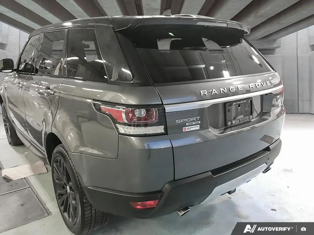 Land Rover Range Rover Sport снимка Land Rover Range Rover Sport
