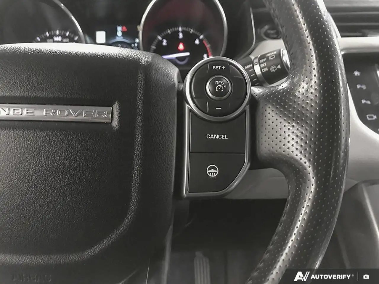 Land Rover Range Rover Sport снимка Land Rover Range Rover Sport