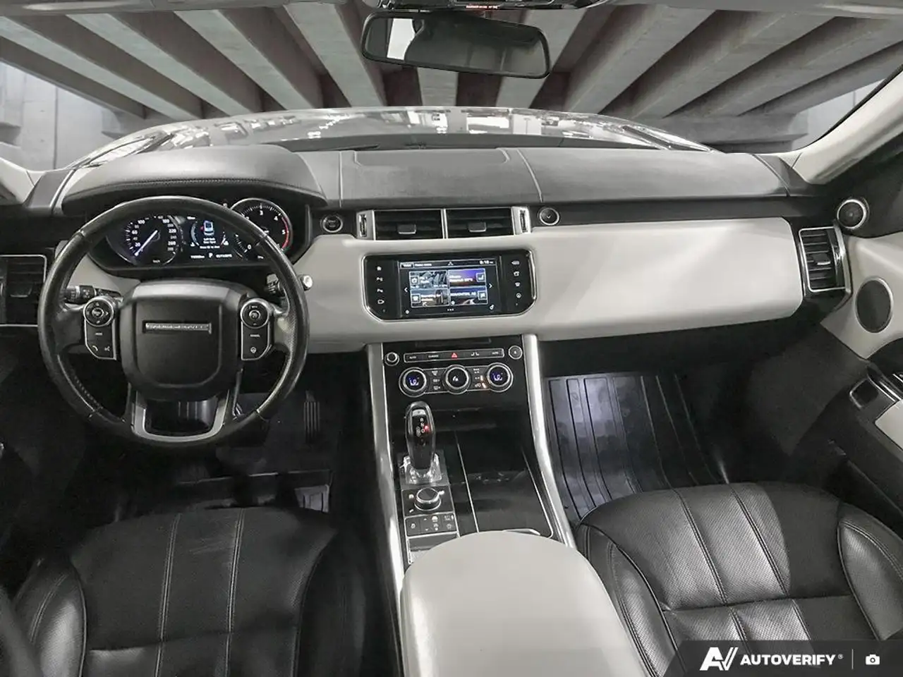 Land Rover Range Rover Sport снимка Land Rover Range Rover Sport