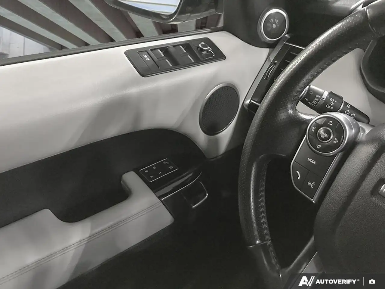 Land Rover Range Rover Sport снимка Land Rover Range Rover Sport