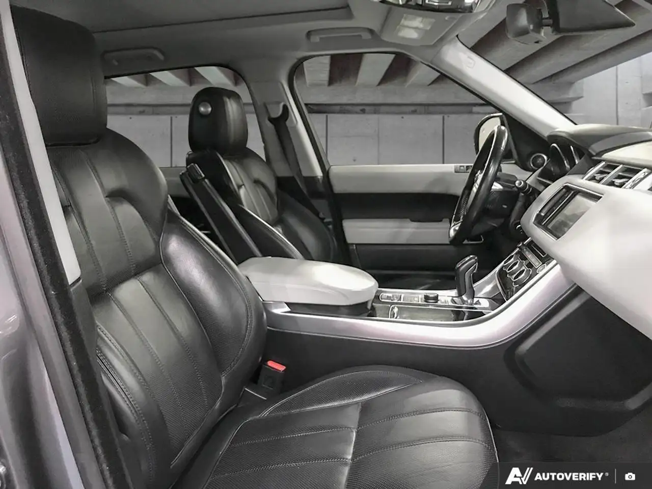 Land Rover Range Rover Sport снимка Land Rover Range Rover Sport