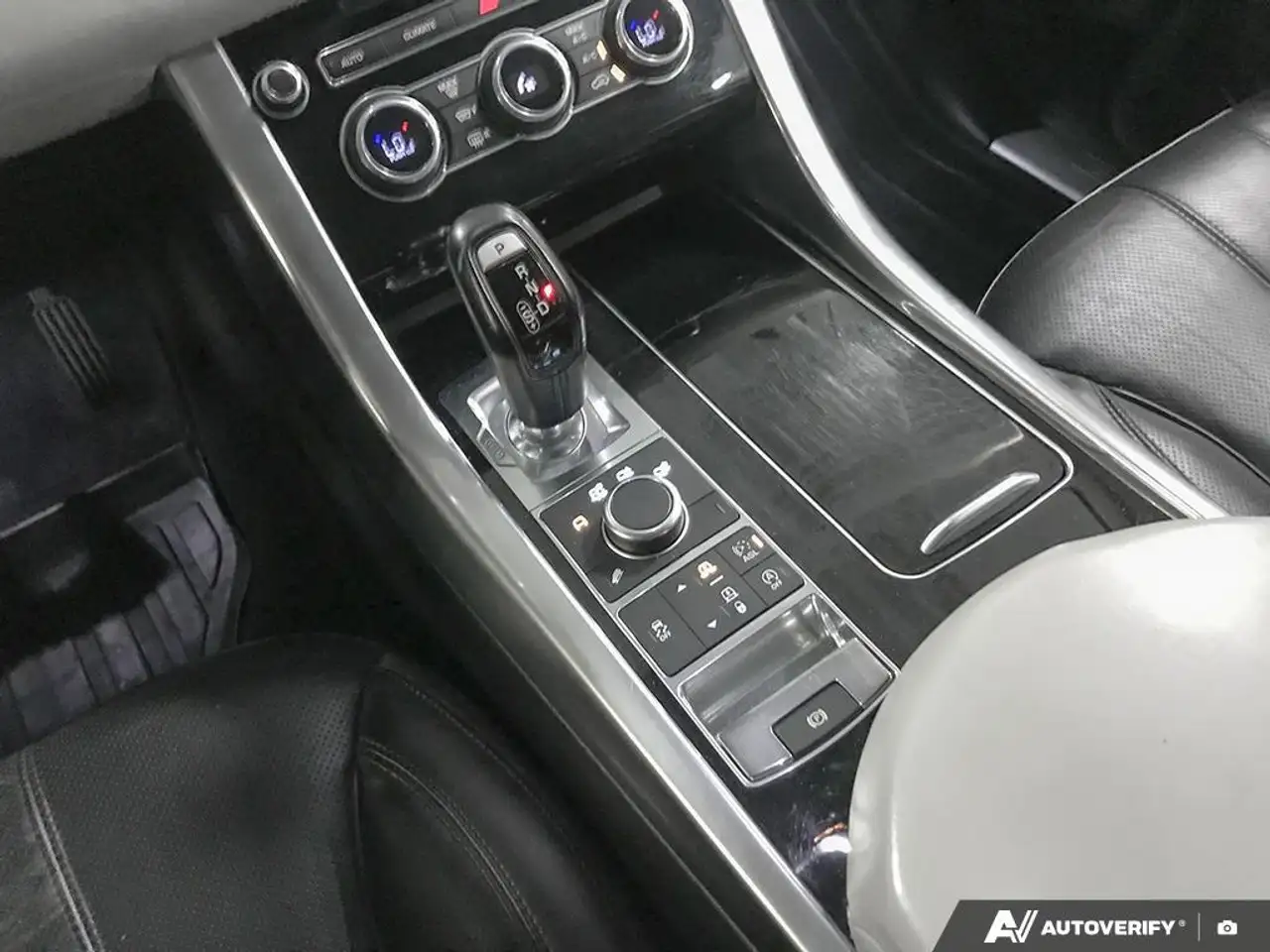 Land Rover Range Rover Sport снимка Land Rover Range Rover Sport