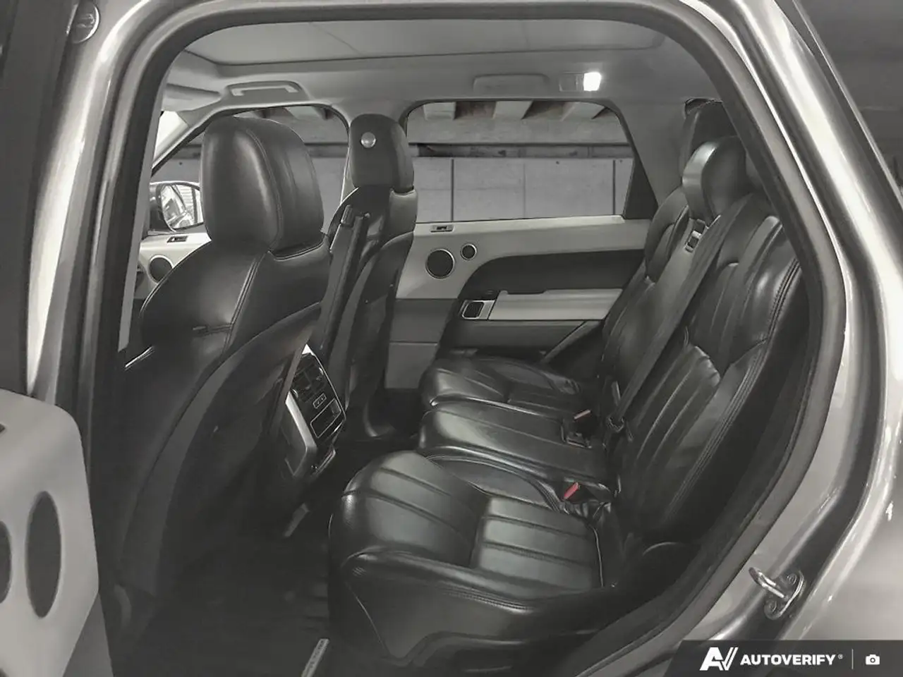 Land Rover Range Rover Sport снимка Land Rover Range Rover Sport
