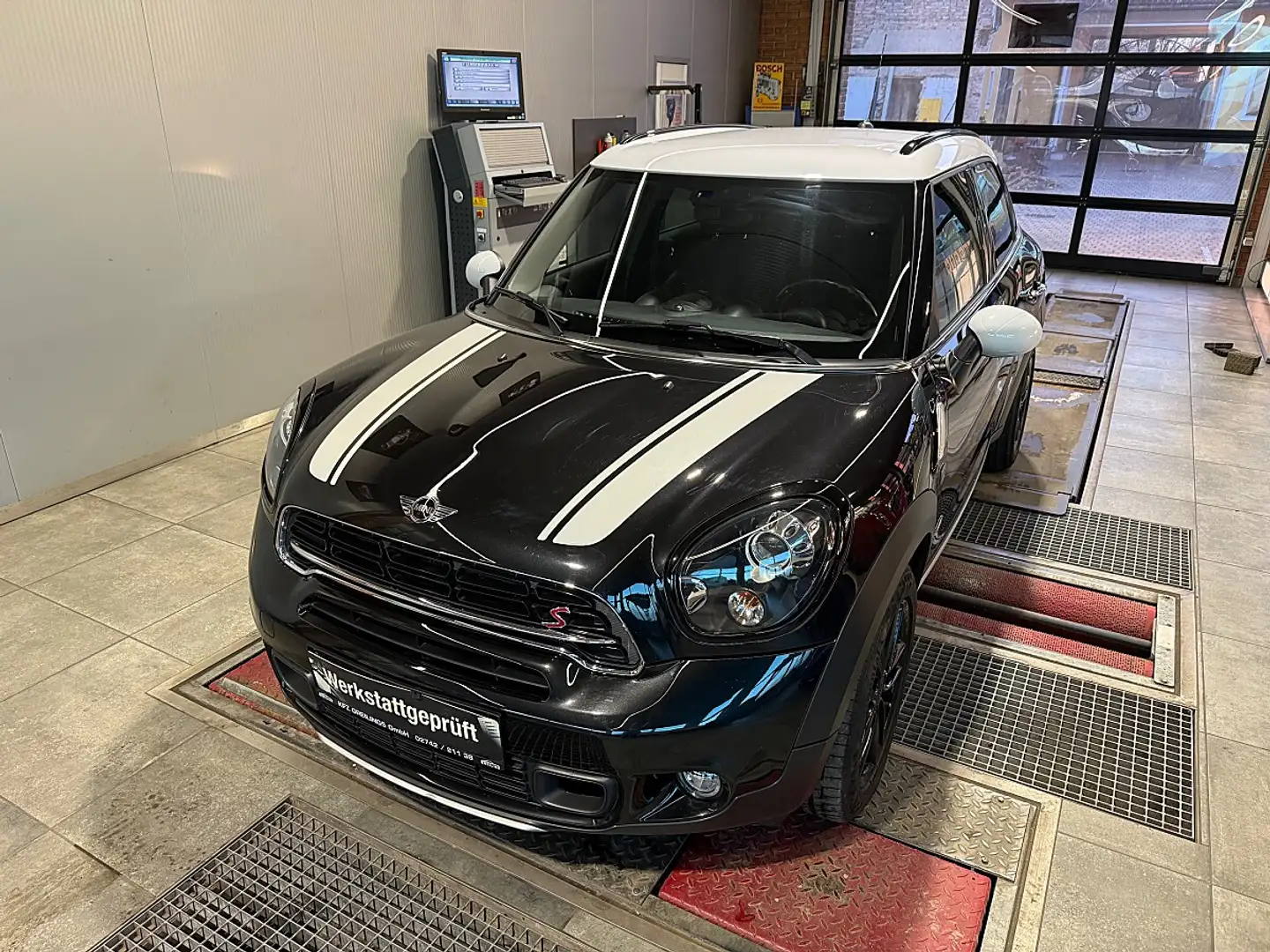 MINI Cooper SD Countryman MINI Countryman COOPER SD ALL4 Aut. Schwarz - 2