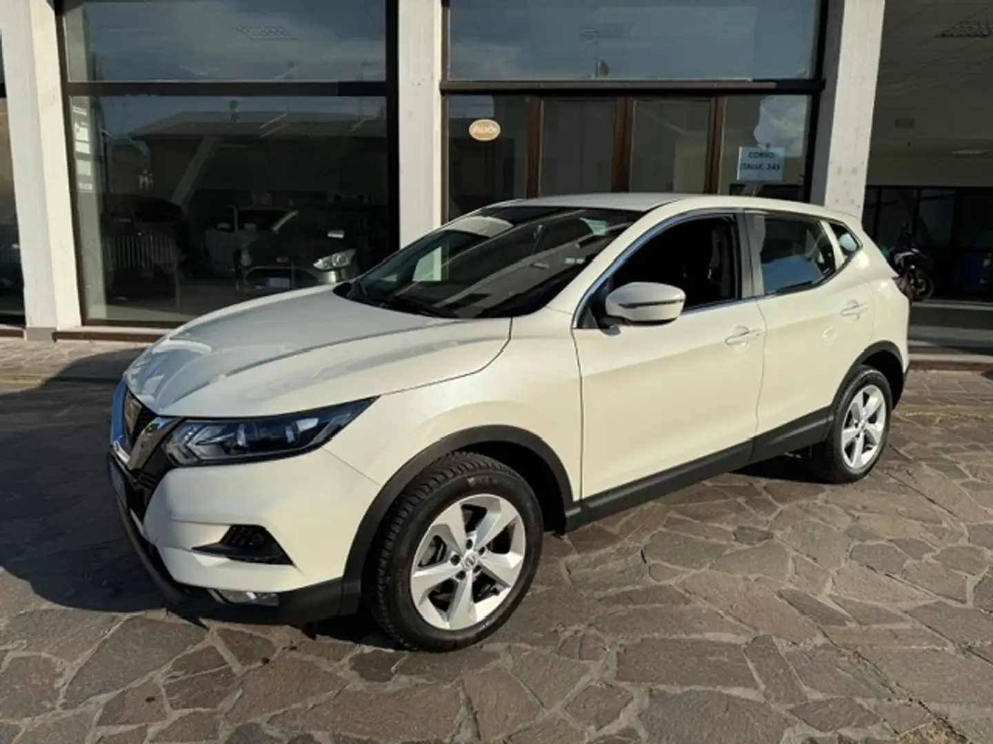 Nissan Qashqai Qashqai 1.5 dci Acenta 110cv Promo finanziamento Wit - 1