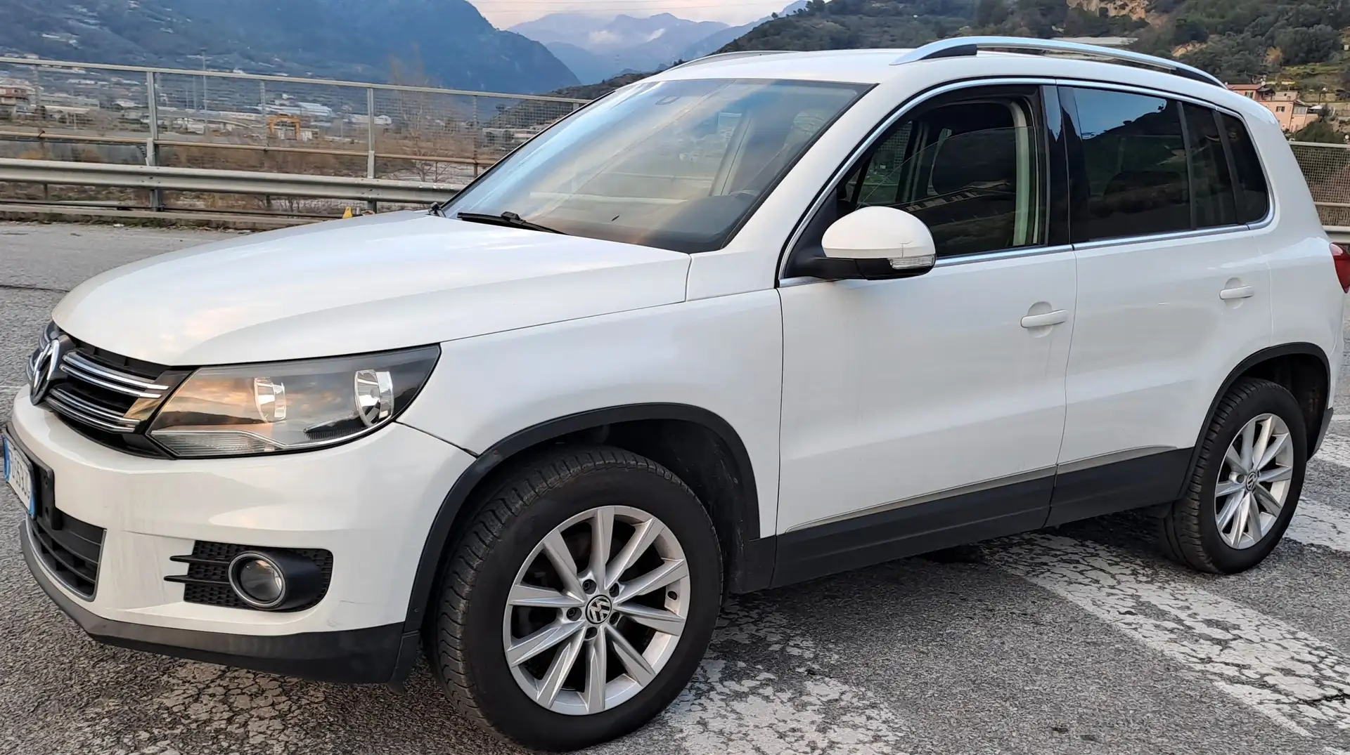 Volkswagen Tiguan Tiguan 2.0 tdi bm Sport Bianco - 1