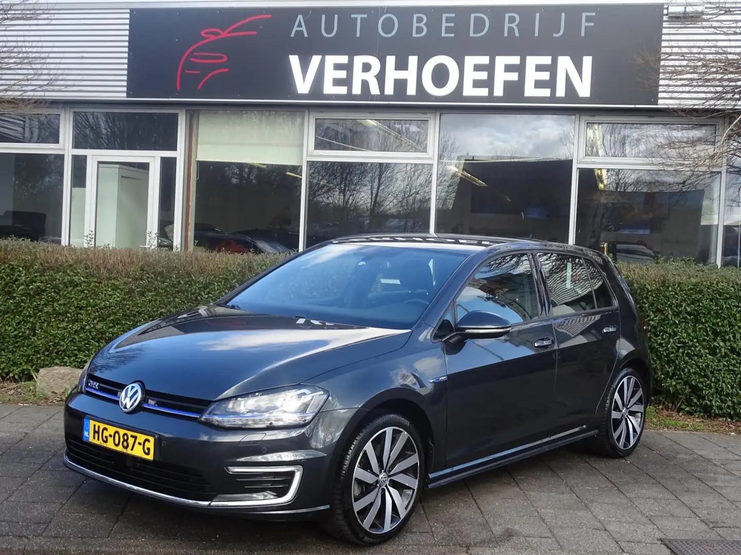 Volkswagen Golf GTE 1.4 TSI - XENON - NAVIGATIE - STOELVERWARMING - DE Серый - 1