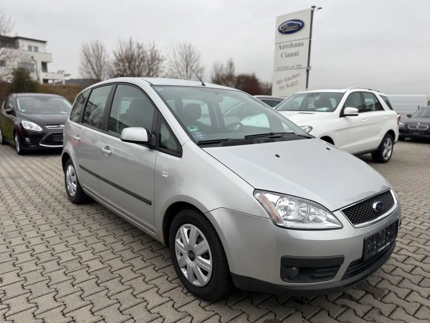 Ford Focus C-MAX Fun **** 36127KM **** Silber - 1