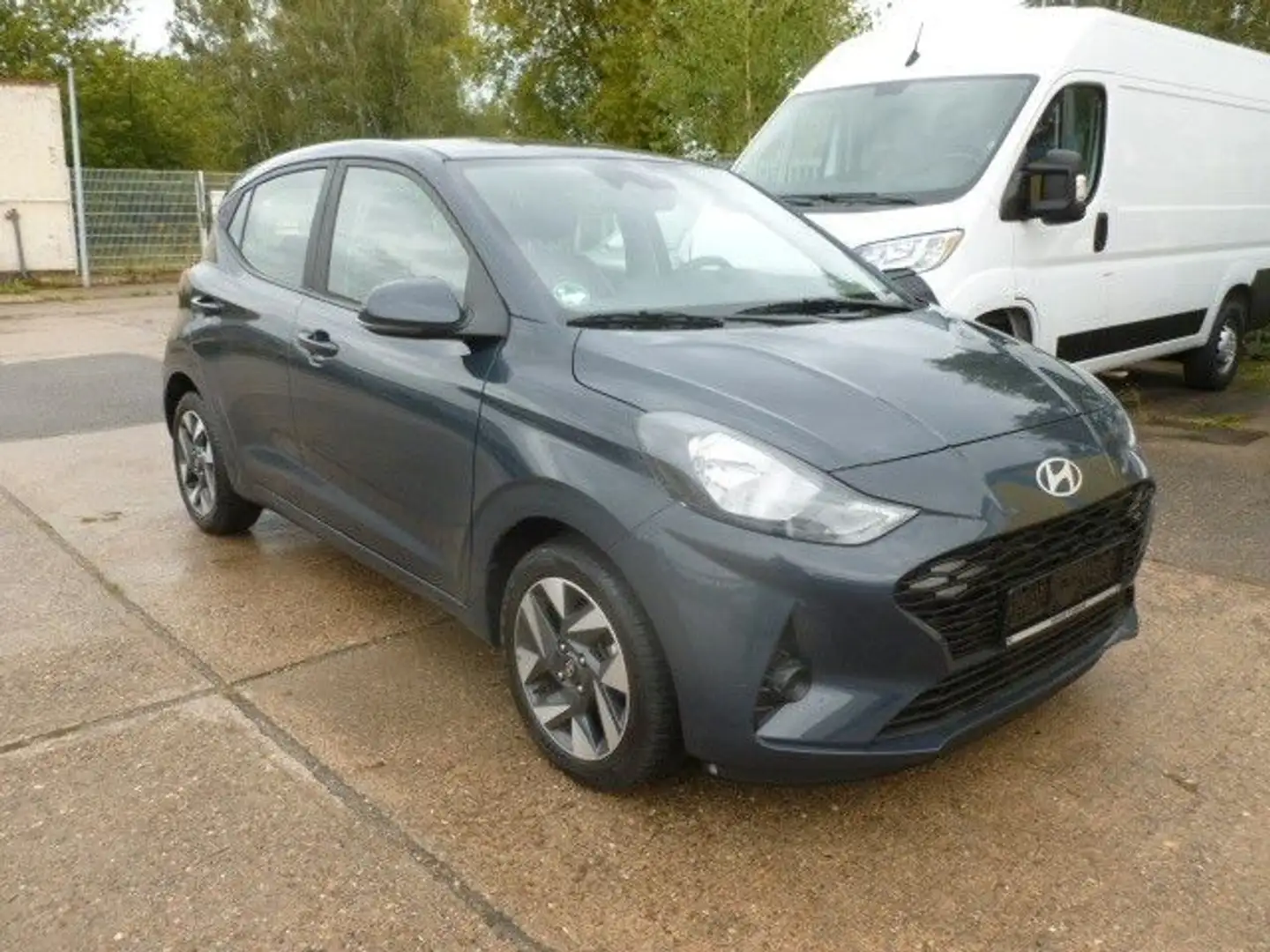 Hyundai i10 1.0 Trend AMT Navi Kamera Grau - 2