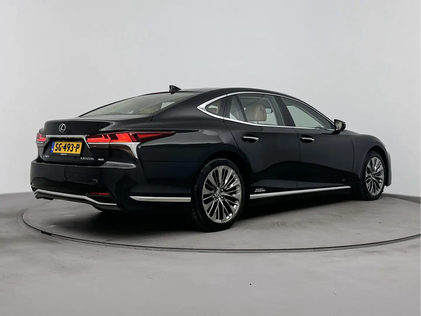 Lexus LS 500 500h AWD Executive Line | 1e Eigenaar | NL auto | Zwart - 2