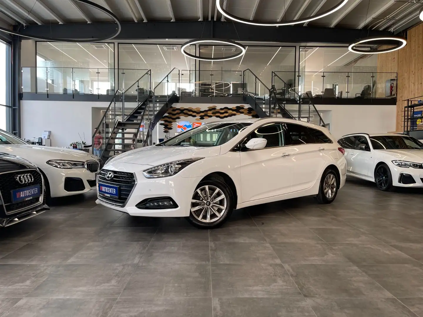 Hyundai i40 cw blue Trend Alb - 1