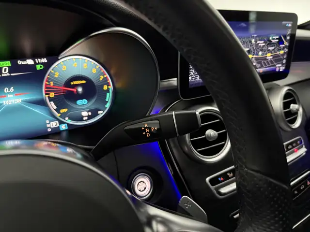 Mercedes-Benz C-Class view 26