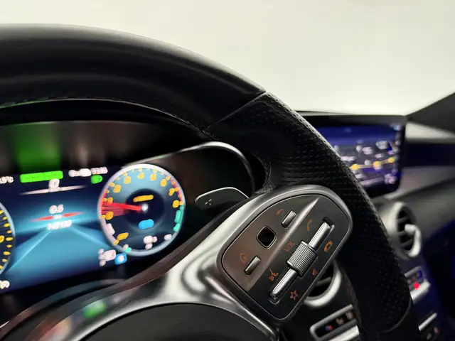 Mercedes-Benz C-Class view 29