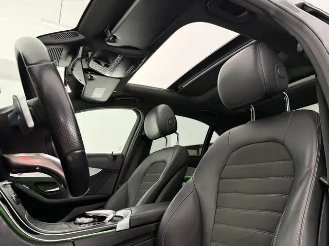 Mercedes-Benz C-Class view 4