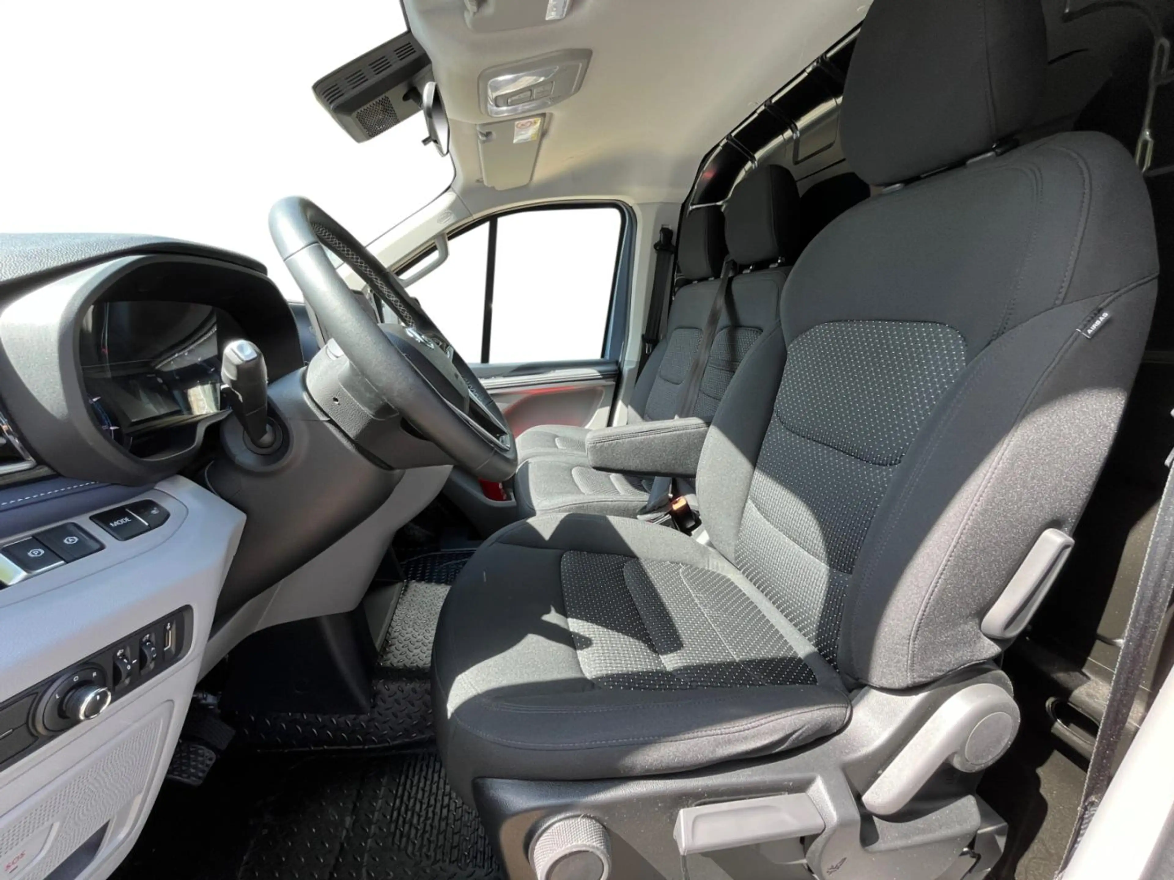 Maxus eDeliver 7 L1H1 88KWH * APPLE CARPLAY & ANDROID AUTO * NOOD- — photo 7