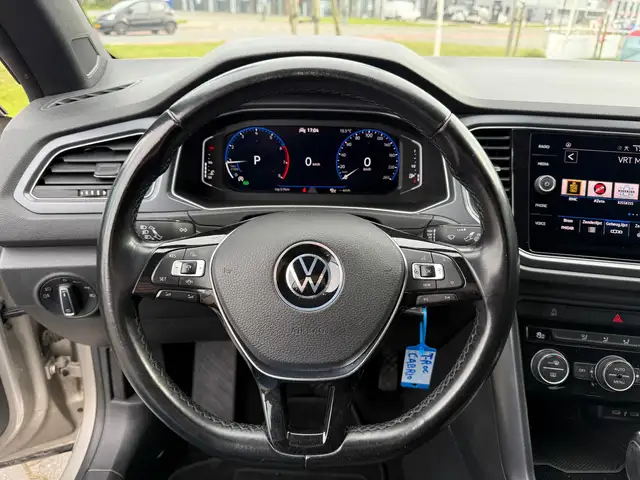 Volkswagen T-Roc view 10