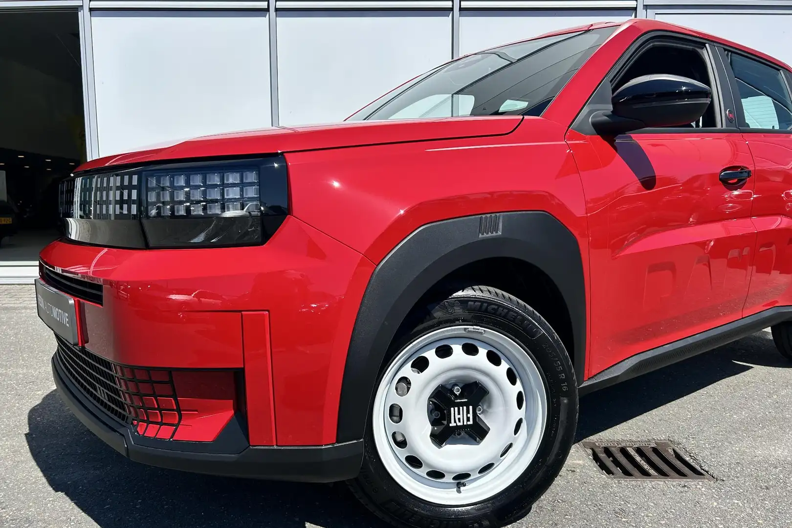 Fiat Grande Panda RED 11kW 44 kWh | Uit voorraad leverbaar Rood - 2