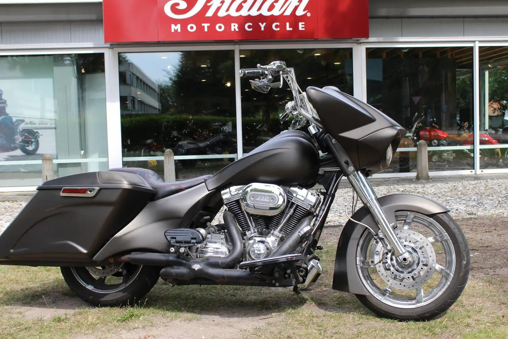 Harley-Davidson Road Glide FLTRU-SE Road-Glide CVO Bagger-Style Groen - 1